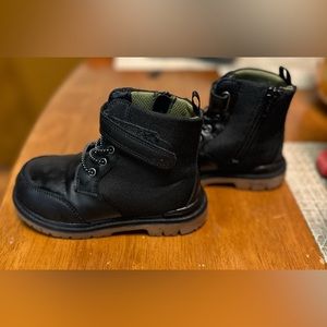 Black toddler boots